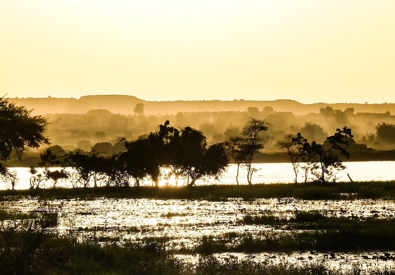 Découvrez le rapport RSE 2024 d’AACCES, qui revient sur nos engagements concrets en matière de formation, d’inclusion, de responsabilité environnementale et d’action locale en Afrique de l’Ouest. Un aperçu honnête et pragmatique de notre démarche à taille humaine.